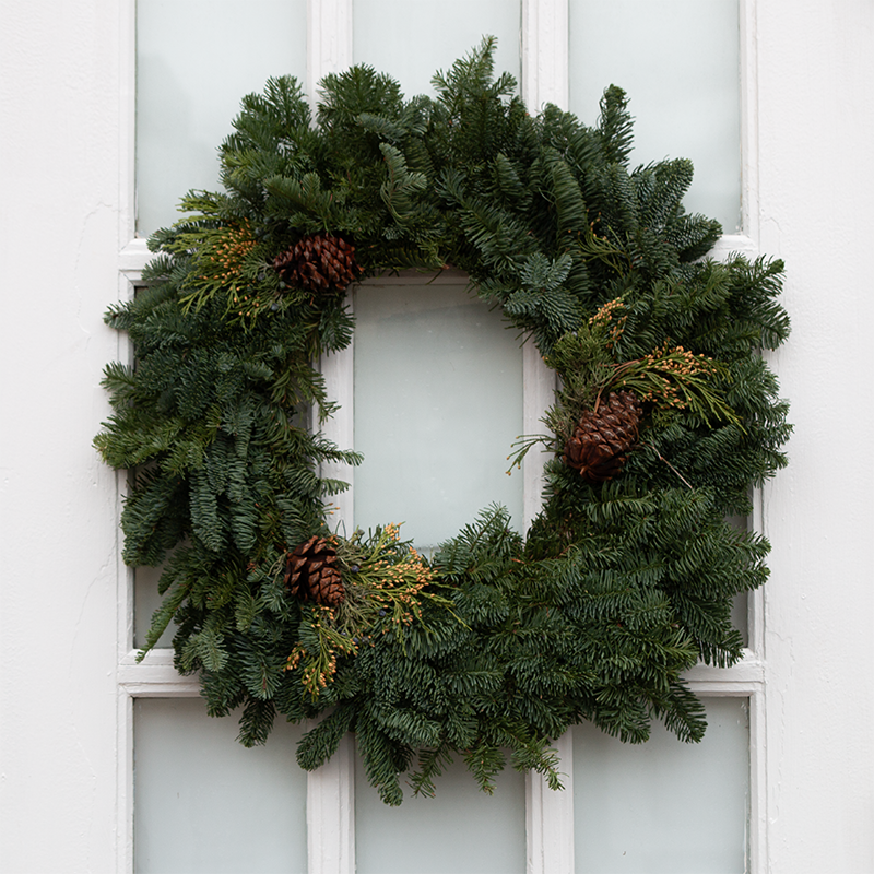 Mixed Noble Wreath 24"